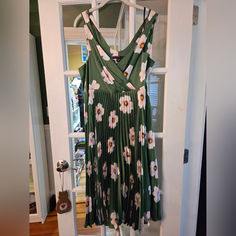 Maggy London Green Floral Pleated Wrap Midi Dress - Size 16 - Picture 4 of 8